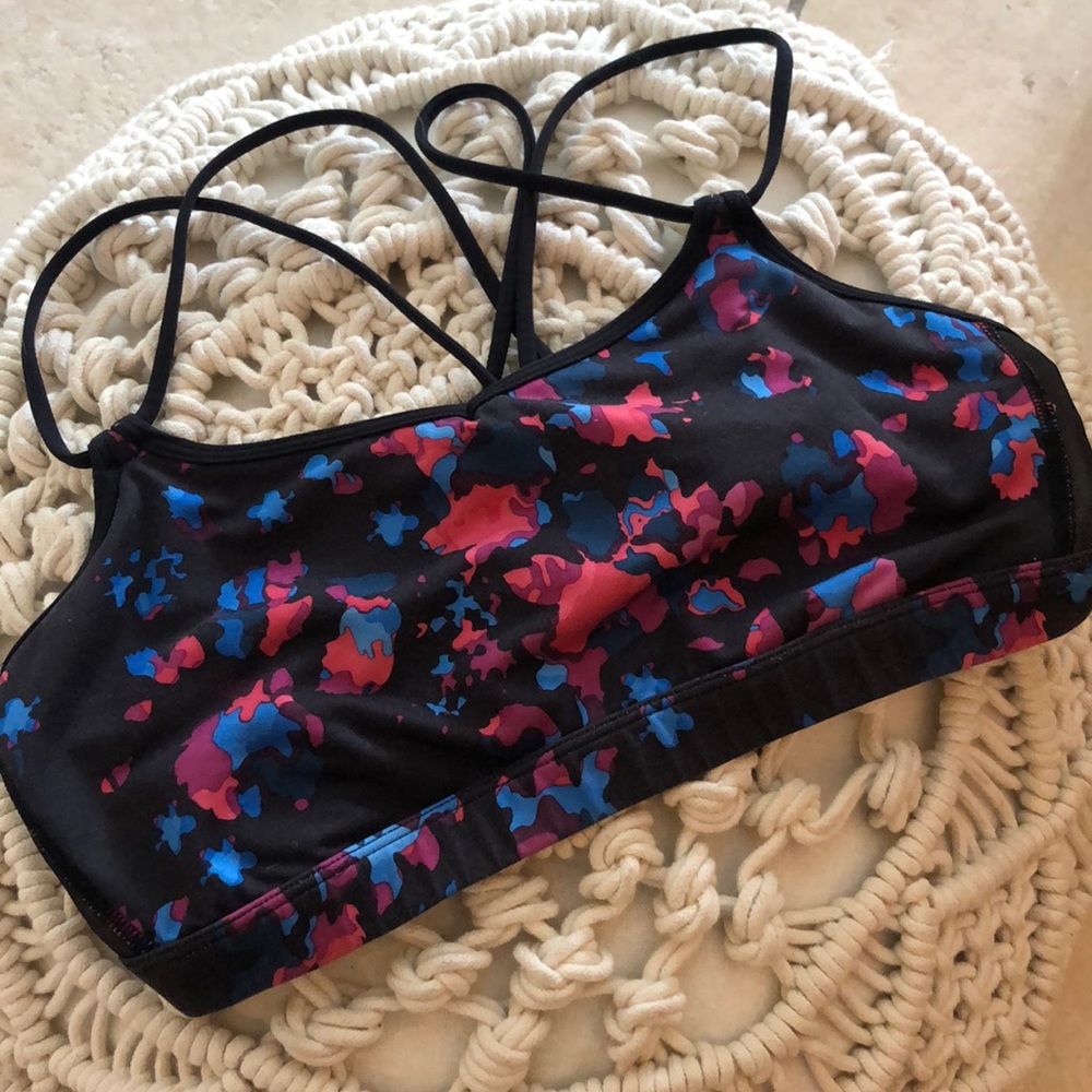 Lululemon sports bra